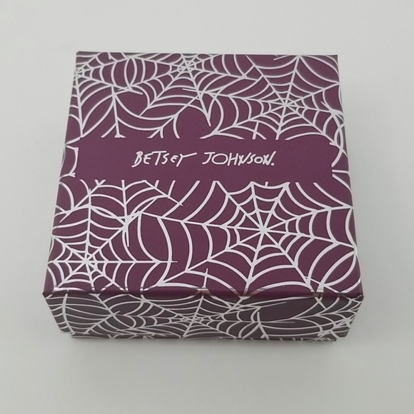 Betsey Johnson Skull Earrings Dangle Enamel NWT - Picture 4 of 5